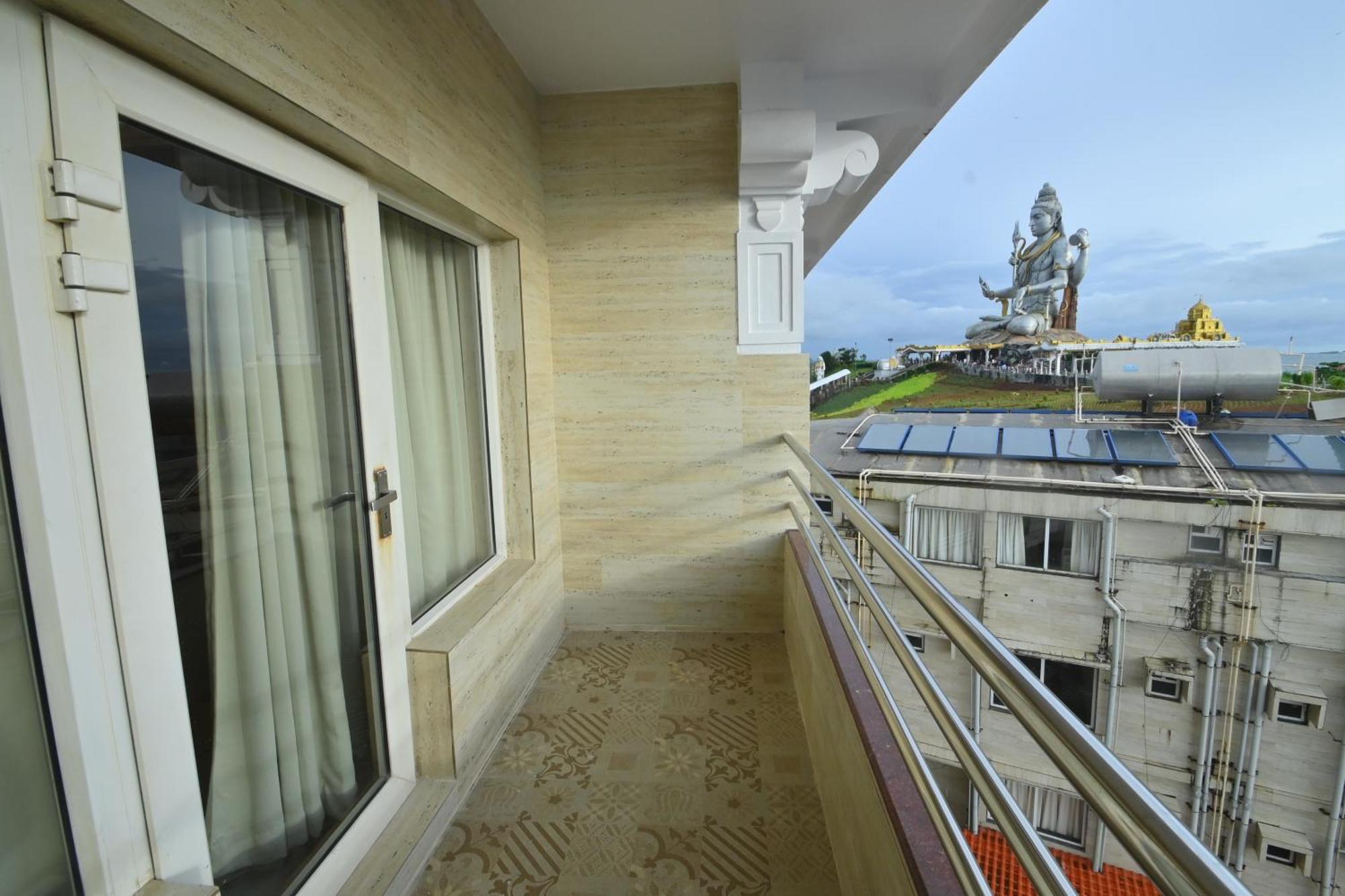 Hotel RNS Residency Sea View Māvalli Exterior foto